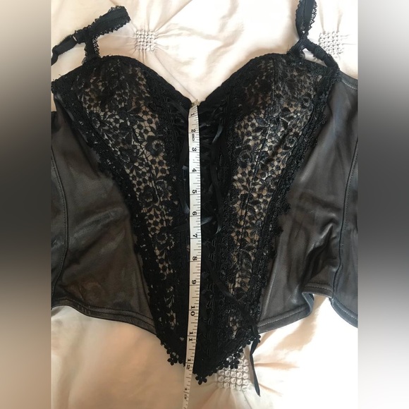 Catwalk Collection bustier/corset top in gunmetal and black w/crochet detailing - Picture 7 of 9
